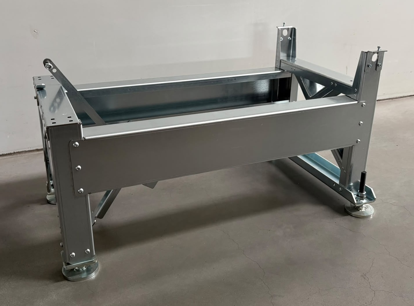 Gestell für MSC Schneidemaschine, mit Pedal